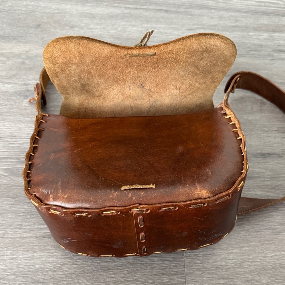 Vintage Brown Embossed Leather Bag - Picture 2 of 14